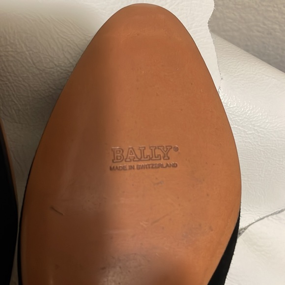 BALLY- NWOT - 8.5 - Gorgeous Black suede low heeled pumps w/grosgrain bows. - Picture 9 of 9